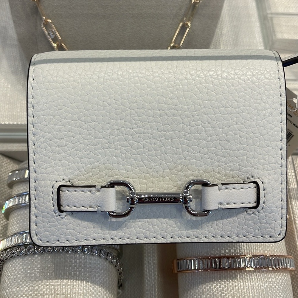 MICHAEL KORS Carson Small Pebbled Leather Wallet
OPTIC WHITE
NWT